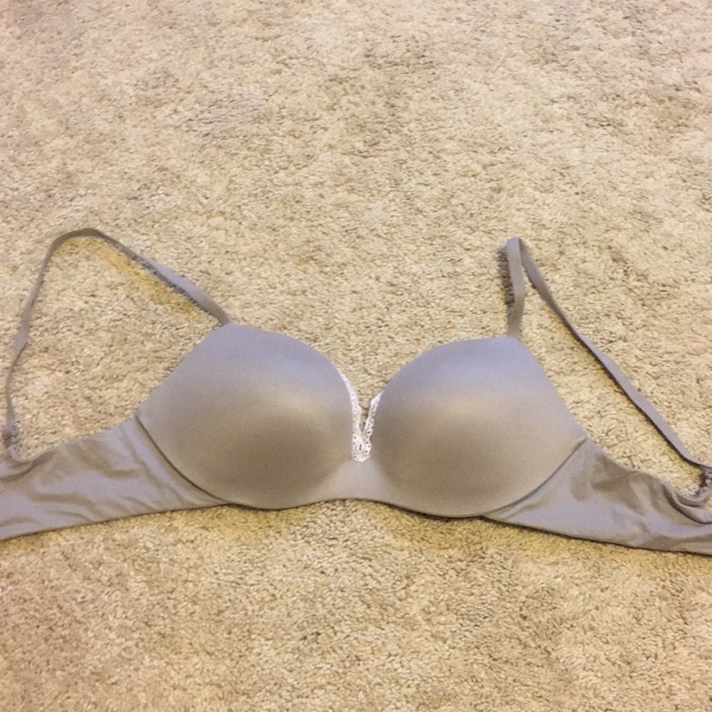 Victoria’s Secret plunge bra (push up)